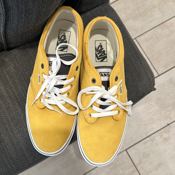 Yellow Vans Men’s Size 10.5 Shoes - Picture 4 of 4